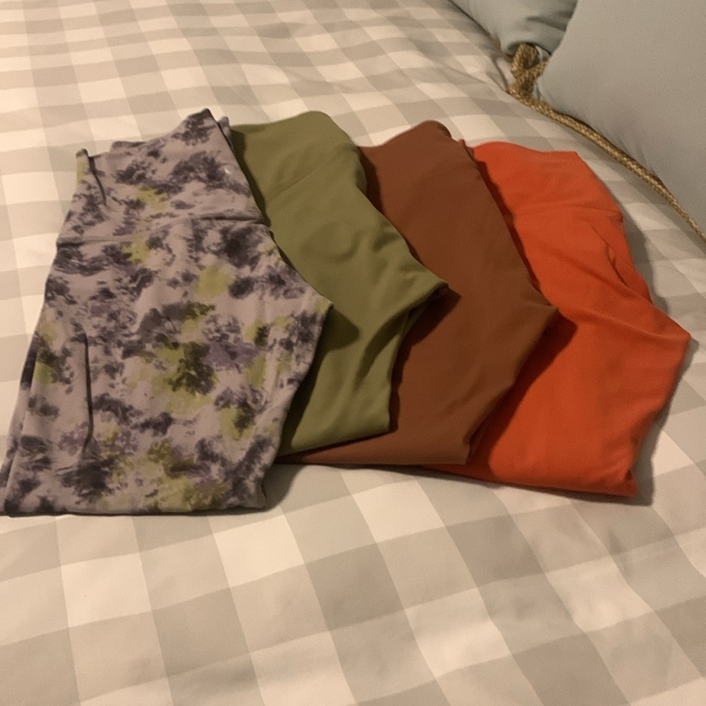 Lot of 4 PAIRS of Size 8 Lululemon Leggings